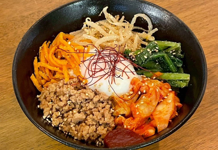 今月の一皿（ビビンバ丼）